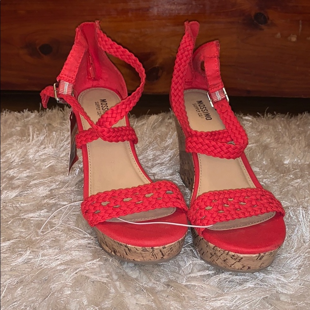 RED WEDGES!!